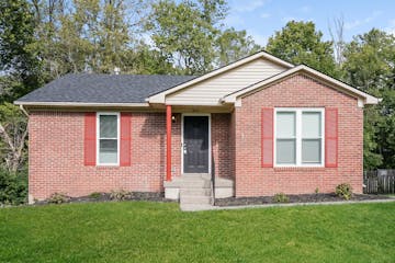 6111 Yellowsands Dr Louisville, KY 40219